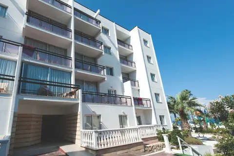 Marlita Hotel Apartments in Παραλίμνι — foto 14
