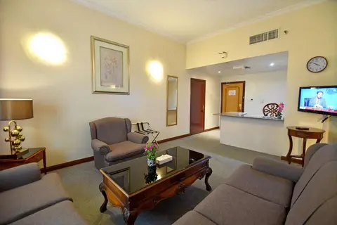 Nejoum Al Emarat Hotel in Sharjah — foto 9
