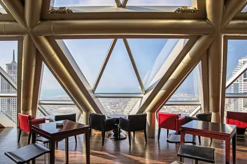 Jumeirah Emirates Towers in Dubai — foto 7