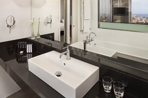 Meliá Barcelona Sky in Barcelona — foto 13