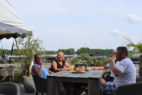 Camping De Meeuw foto 3