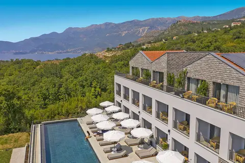 Vivid Blue Serenity Resort in Budva — foto 10