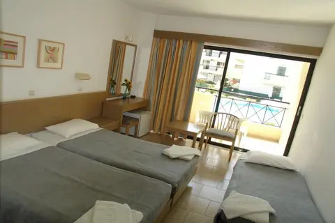 Summerland Hotel & Bungalows in Ιαλυσός — foto 2