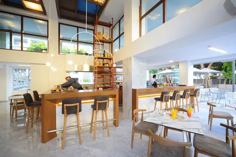 Atrium Ambiance Hotel foto 4