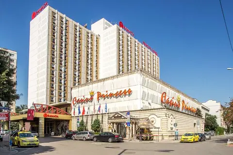 Ramada by Wyndham Sofia City Center in Sofia — foto 10