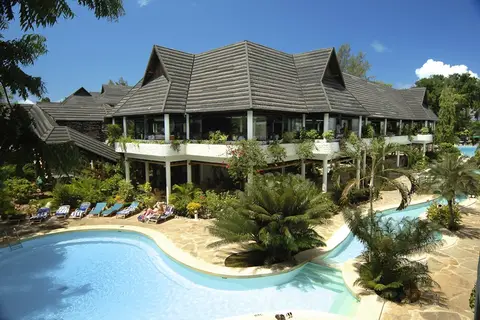 Travellers Beach Hotel & Club in Kasemeni ward — foto 25