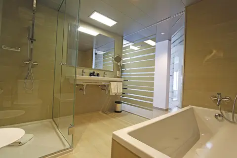 BG Tonga Tower Design Hotel & Suites in Santa Margalida — foto 11