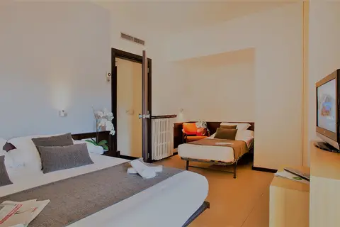 Hotel Empordá in Figueres — foto 13