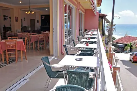 Brati II Beach in Brati II Beach Hotel, foto 7