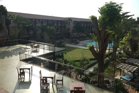 Basaya Beach Hotel & Resort in พัทยา — foto 8