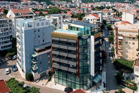 Fagus in Budva — foto 5