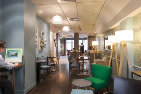 Hotel Magenta 38 by HappyCulture in Parijs — foto 12