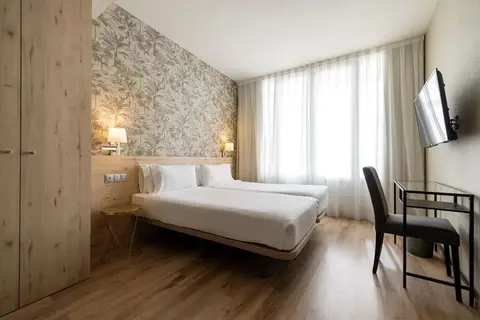 Hotel Avenida Gran Via in Madrid — foto 2