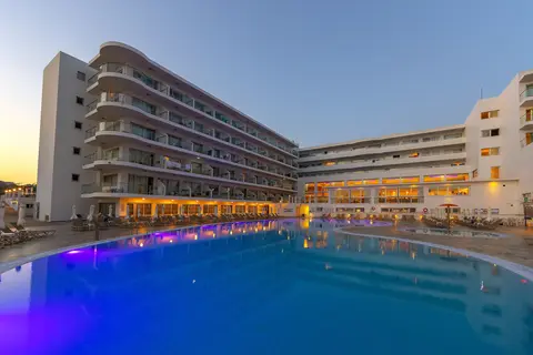 Tofinis Hotel in Ayia Napa — foto 11
