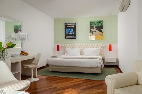 Hotel Florida in Almada — foto 2