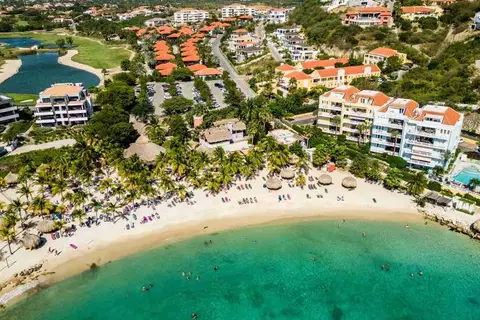 Bayside Boutique Hotel Curacao in restaurant pictures — foto 19