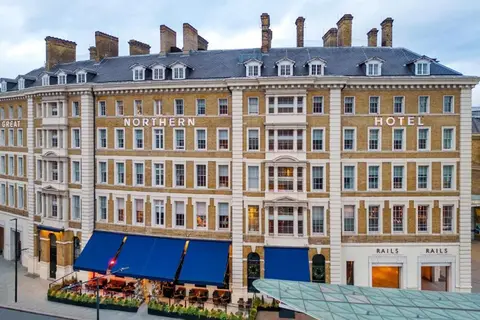Kaya Great Northern Hotel - incl. voetbalticket in Londen
