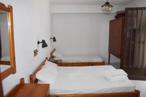 Andavis in Καρδάμαινα — foto 18