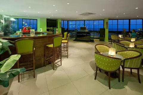 Royal Orchid in Caniço — foto 13