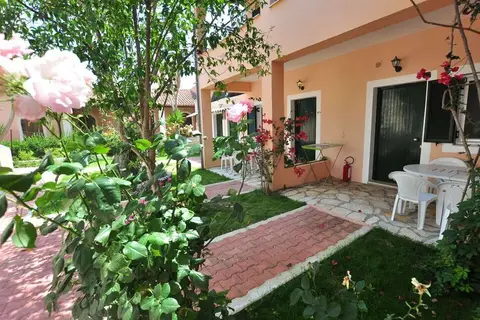 Acharavi Garden in Αχαράβη — foto 15