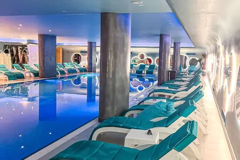 Hotel Grand Blue Fafa in Golem — foto 17