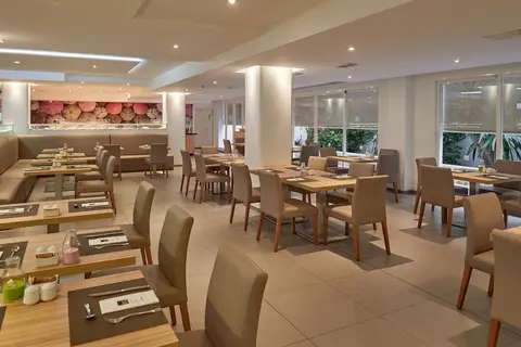 BQ Hotel Amfora Beach Hotel in Palma — foto 14