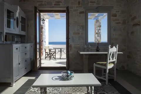 Contaratos Beach in Νάουσα — foto 25