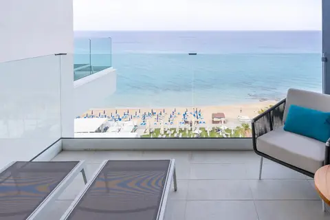 Flamingo Paradise Beach Hotel in Παραλίμνι — foto 7