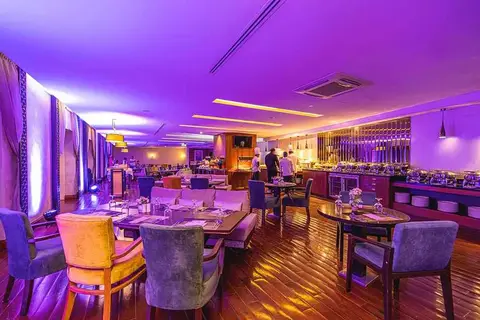 The Tower Plaza Hotel Dubai in Dubai — foto 19