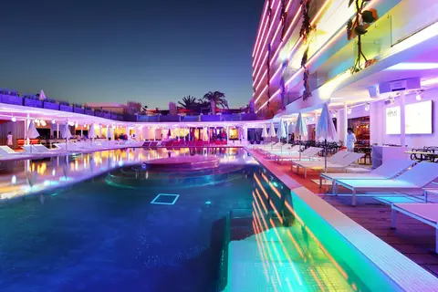 Ushuaïa Ibiza Beach Hotel - adults only in Sant Jordi de ses Salines — foto 17
