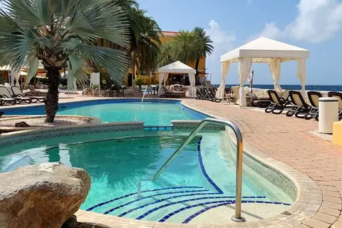 Hotel The Royal Sea Aquarium Resort in Willemstad — foto 2