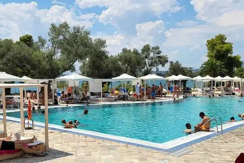 Radisson Paradise Beach Resort in Αμάρυνθος — foto 16