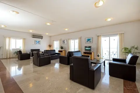 Sunny Hill Hotel Apartments in Paphos — foto 30