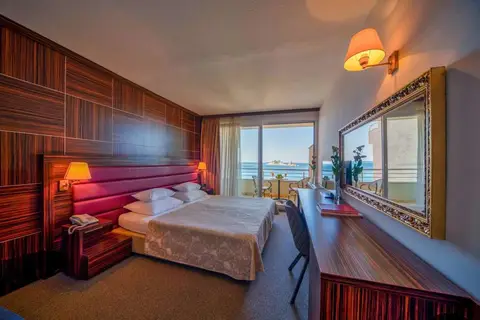 Hotel Palas in Petrovac na Moru — foto 2