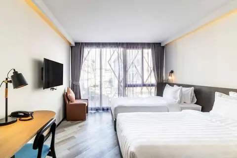 Seekers Finders Rama IV Hotel SureStay Collec in Bangkok — foto 3