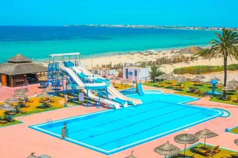 Neptunia Beach in المنستير — foto 2