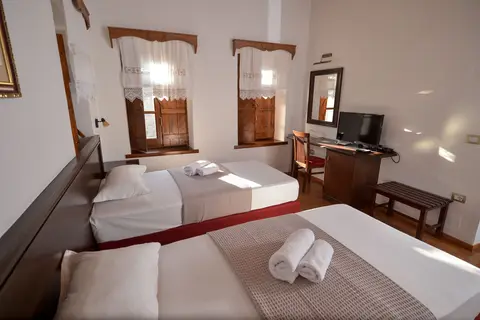 Hotel Kalemi 2 in Gjirokastra — foto 11