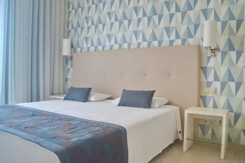 Hotel Ouril Julia in Santa Maria — foto 26