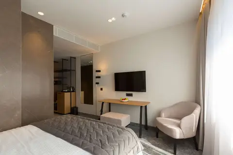 Hotel Mona Plaza in Belgrado — foto 30