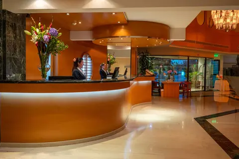 Constantinou Bros Asimina Suites Hotel in Geroskipou — foto 8