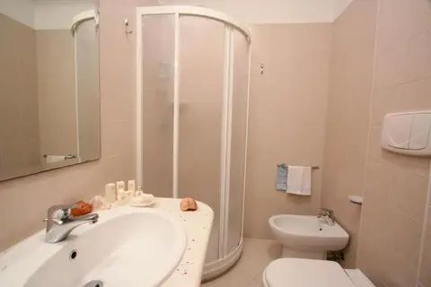 Hotel Tirreno in Rome — foto 16