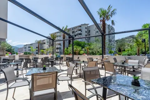N Hotel in Sutomore — foto 25