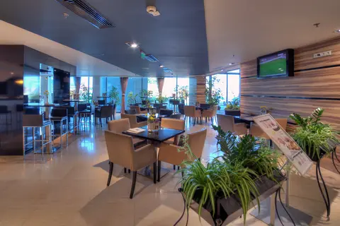 International Hotel Casino & Tower Suites in СПА център Ривиера Бийч — foto 22