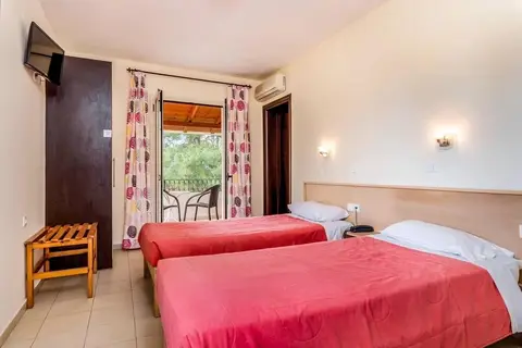 Appartementen Kamari in Αχαράβη — foto 3