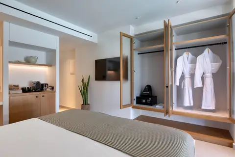 Dore suites in Agia Marina — foto 4