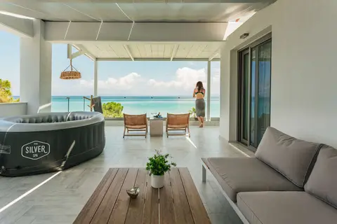 Blue Carpet Luxury Suites in Πευκοχώρι — foto 17