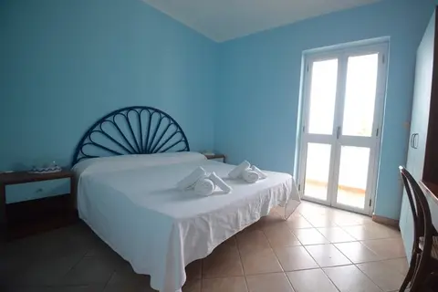 Hotel Villaggio Pineta Petto Bianco in Ricadi, foto 2