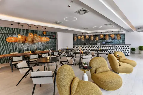 Hotel TQ Plaza in Budva — foto 30