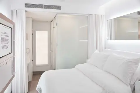 YOTEL Istanbul Airport (Landside) in İstanbul — foto 19