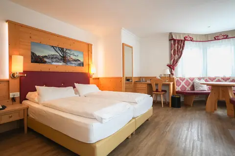 Hotel Astor Suites - logies en ontbijt in Sëlva Wolkenstein in Gröden Selva di Val Gardena, foto 2